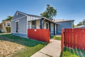 418 Bailey Ave in San Antonio, TX - Building Photo - Building Photo