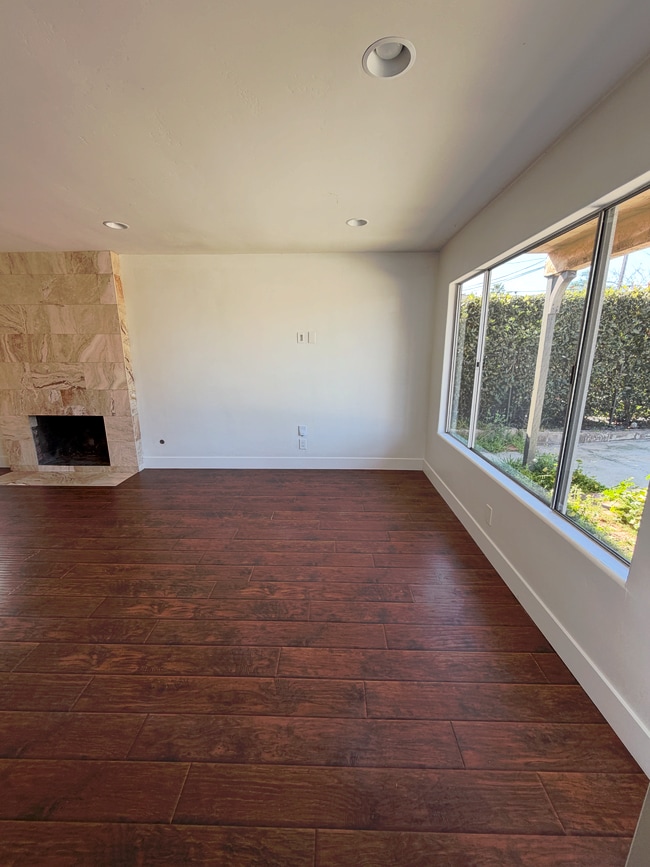 265 La Veta Ave, Unit A in Encinitas, CA - Building Photo - Building Photo