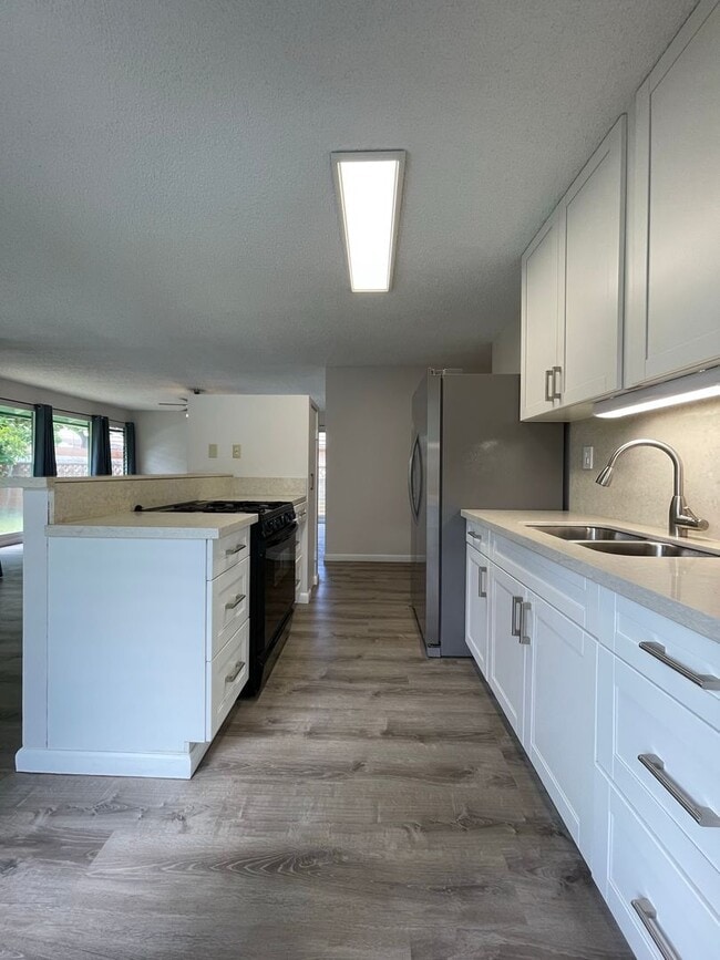 282 Lunalilo Home Rd in Honolulu, HI - Building Photo - Building Photo