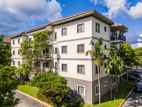 Riverside Villas at Coral Springs in Coral Springs, FL - Foto de edificio - Building Photo