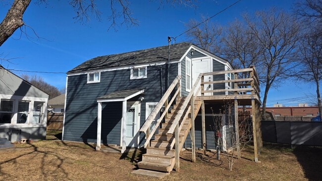 property at 306 E Hughbert St