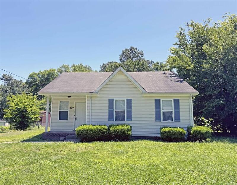 571 Garnet Dr in Clarksville, TN - Building Photo