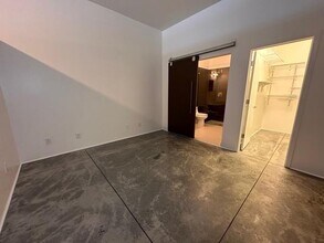 560 Dutch Valley Rd NE in Atlanta, GA - Building Photo - Building Photo