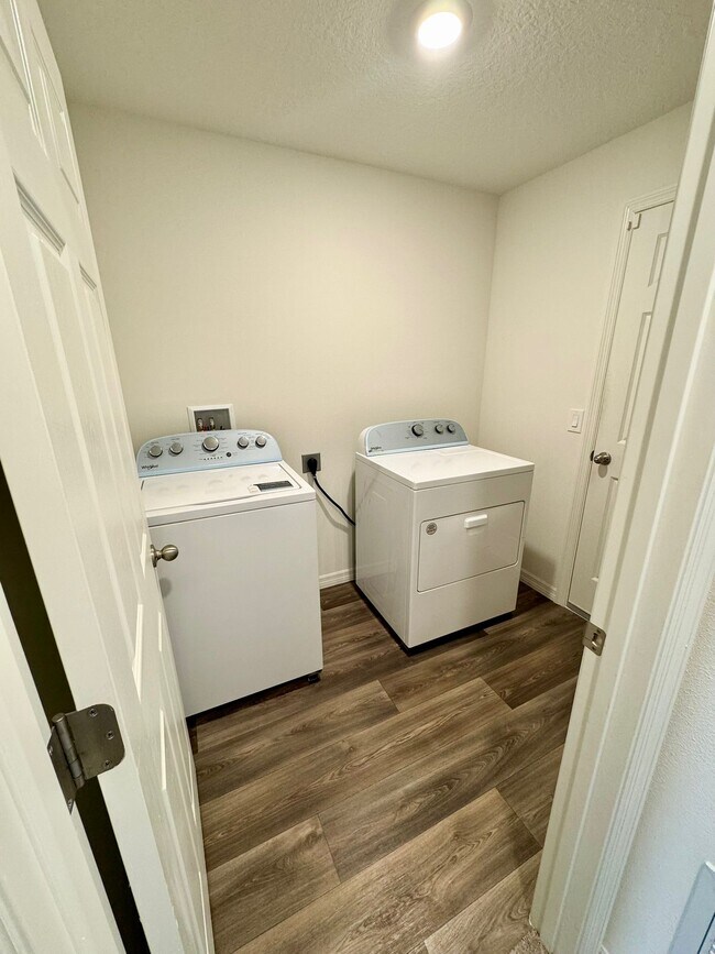 property at 2910 San Filippo Dr SE
