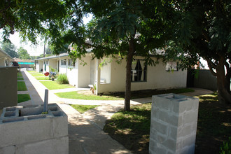 224 W Verdugo Ave in Burbank, CA - Building Photo - Building Photo