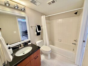 2900 S University Dr in Davie, FL - Foto de edificio - Building Photo