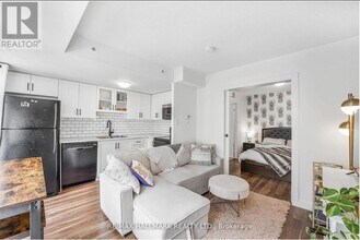 50-950 Western Battery Rd in Toronto, ON - Building Photo - Building Photo