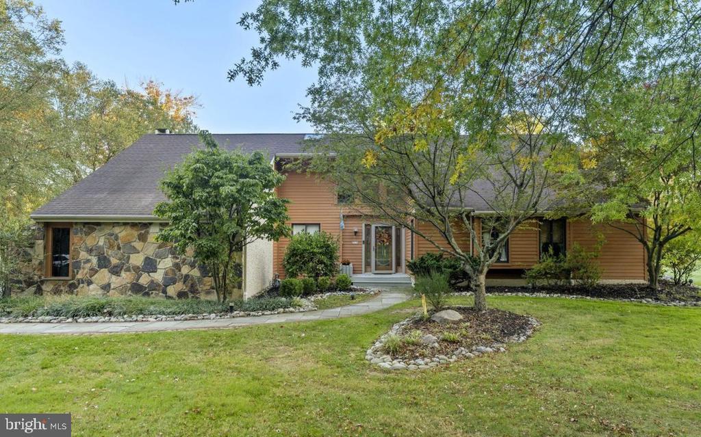 923 St Andrews Dr in Malvern, PA - Building Photo