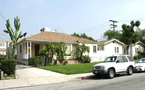 817-821 E Palmer Ave in Glendale, CA - Building Photo - Building Photo