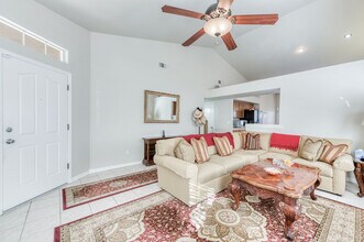 10272 N Whitney Ave in Fresno, CA - Building Photo - Building Photo
