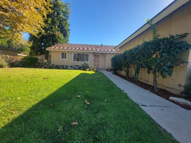 13550 Leadwell St in Los Angeles, CA - Foto de edificio - Building Photo