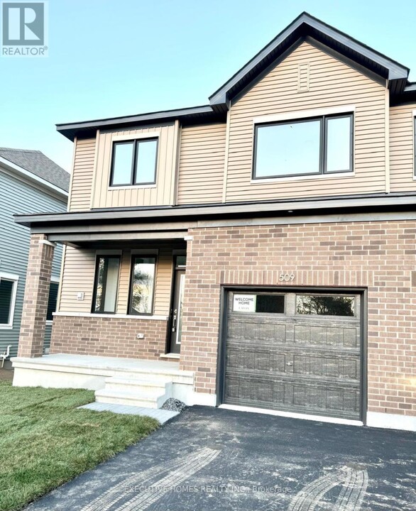 509 Marcato Ln in Ottawa, ON - Building Photo