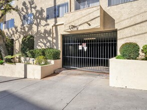 1394 Midvale Avenue, in Los Angeles, CA - Building Photo - Building Photo