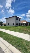 9015 Madrid Cir in Naples, FL - Building Photo - Building Photo