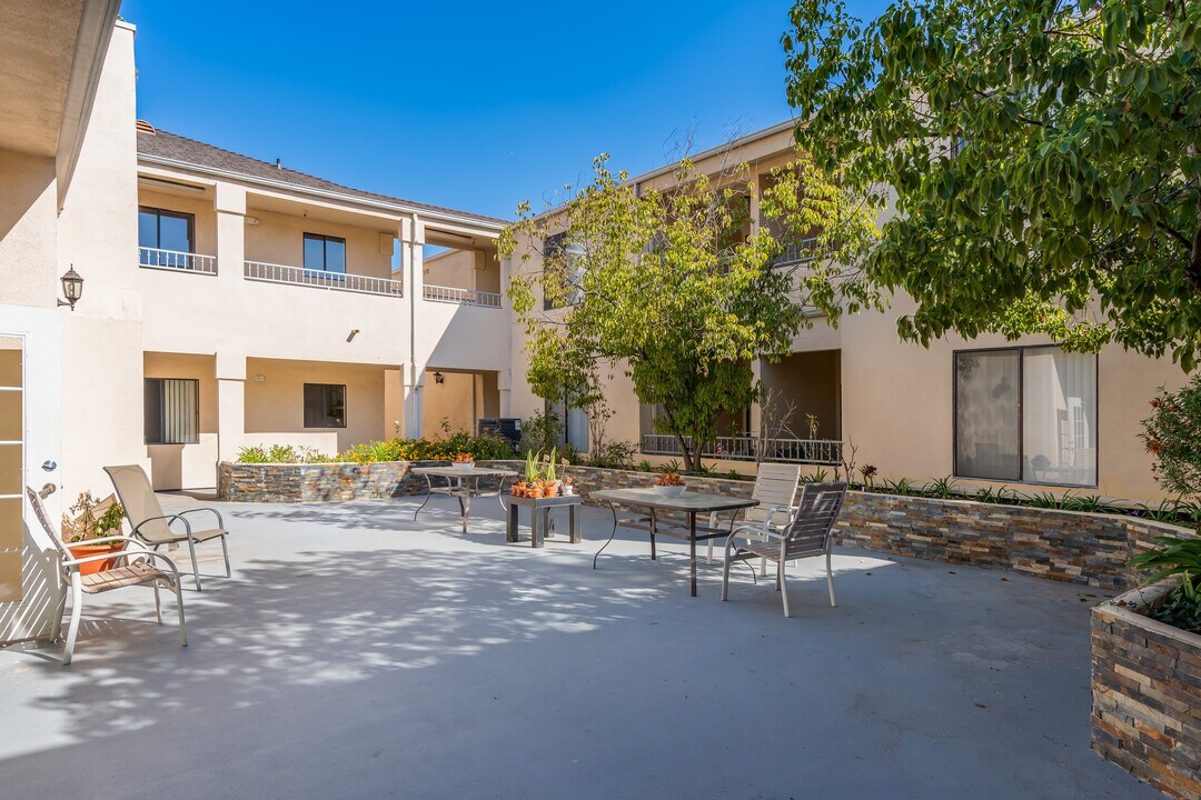Honolulu Senior Apartments in Montrose, CA - Building Photo