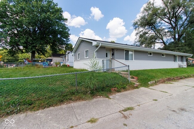 1102 N Somerset Ave in Indianapolis, IN - Building Photo - Building Photo