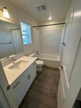 2021 N Rogers Ln in Clovis, CA - Building Photo - Building Photo