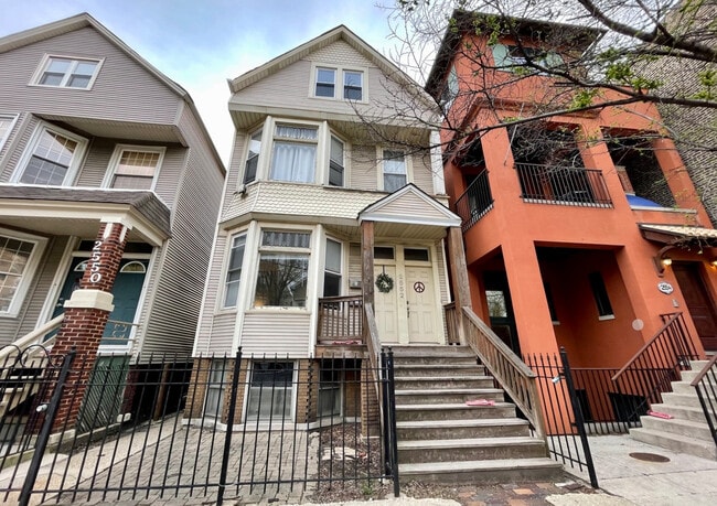 property at 2552 N Southport Ave