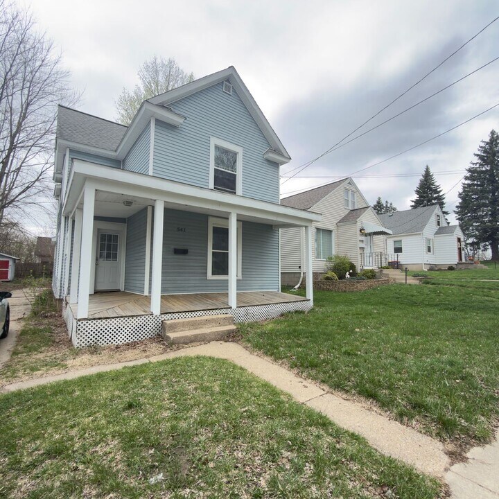 541 Eastern Ave NE in Grand Rapids, MI - Building Photo