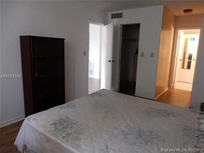 16465 NE 22nd Ave-Unit -316 in Miami, FL - Building Photo - Building Photo