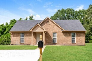 1764 Dorchester Dr in Southaven, MS - Building Photo