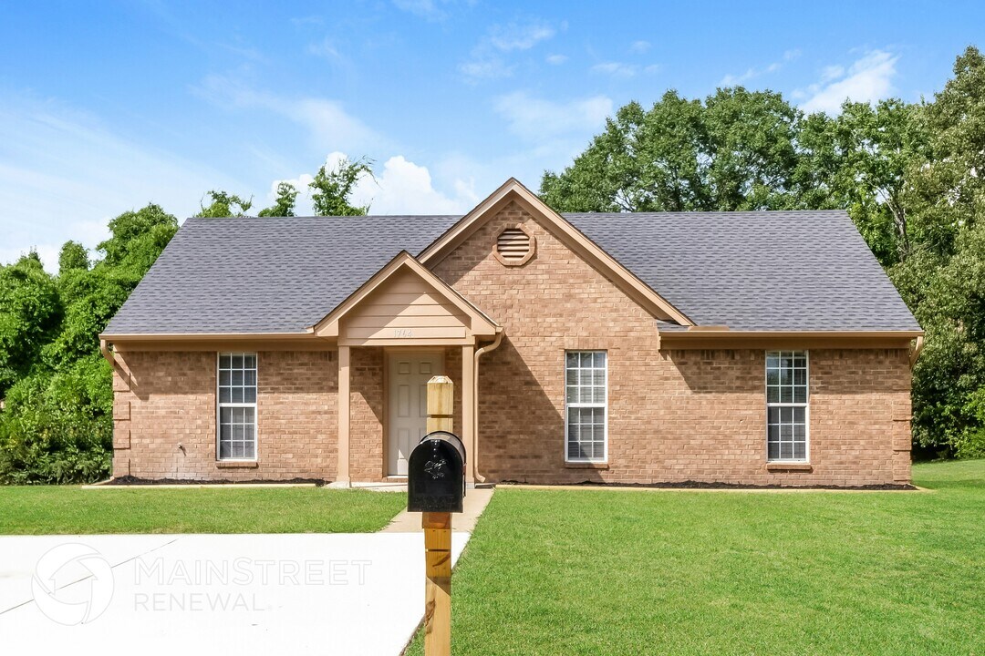 1764 Dorchester Dr in Southaven, MS - Foto de edificio