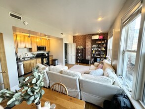 605 Dorchester Ave, Unit 2 in Boston, MA - Building Photo - Building Photo