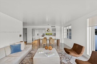 155 Ocean Ln Dr in Key Biscayne, FL - Building Photo - Building Photo