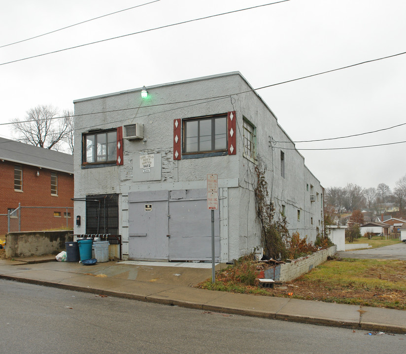 1472 28th St in Huntington, WV - Building Photo