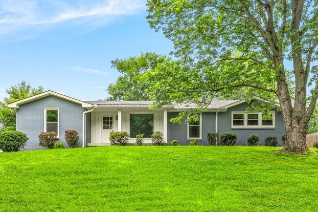 318 Kimbrough Rd in Clarksville, TN - Building Photo - Building Photo