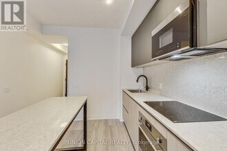108-3108 Peter St in Toronto, ON - Building Photo - Building Photo
