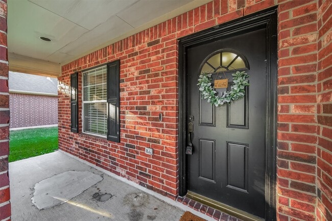 205 Colony Lake Ln in Dickinson, TX - Building Photo - Building Photo