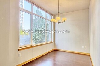 1255 NW 9th Ave in Portland, OR - Building Photo - Building Photo