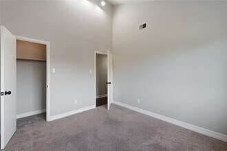 8818 Vinkins Rd in Houston, TX - Building Photo - Building Photo