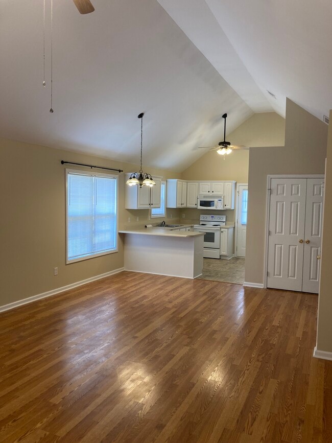 3440 Southbrook Cir in Florence, SC - Building Photo - Building Photo