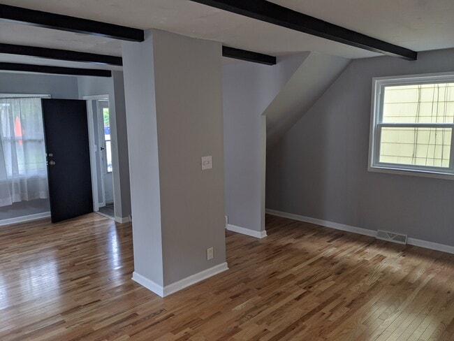 20 Portland St, Unit Lower Apartment in Buffalo, NY - Foto de edificio - Building Photo