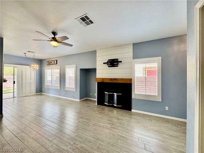 8645 Emerald Grove Way in Las Vegas, NV - Building Photo - Building Photo