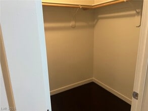 811 E Oakey Blvd in Las Vegas, NV - Building Photo - Building Photo