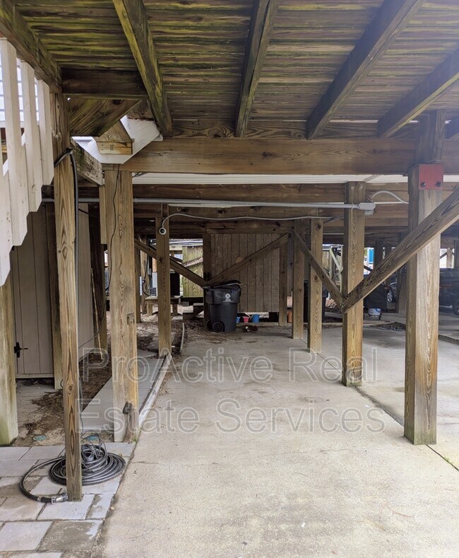 1326 W Ocean View Ave in Norfolk, VA - Building Photo - Building Photo