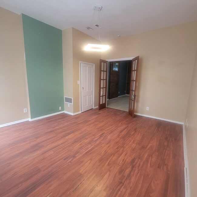 property at 1710 S 8th St