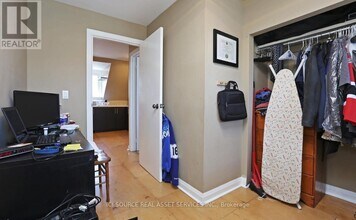224 Jones Ave in Toronto, ON - Building Photo - Building Photo