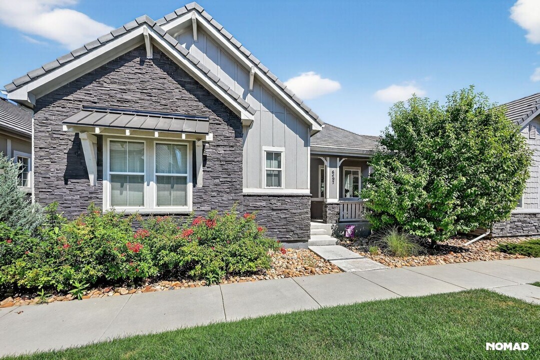 6497 Village Ln in Centennial, CO - Building Photo