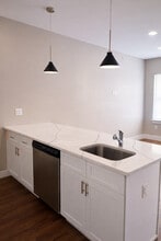 118 Elm St in Newark, NJ - Building Photo - Building Photo