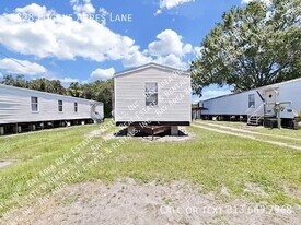6328 Eugene Acres Ln in Gibsonton, FL - Building Photo
