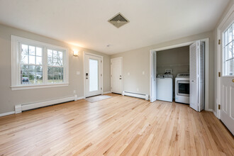 34 Elijah Childs Ln in Centerville, MA - Building Photo - Building Photo