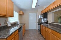 13303 Klamath Falls Dr photo'