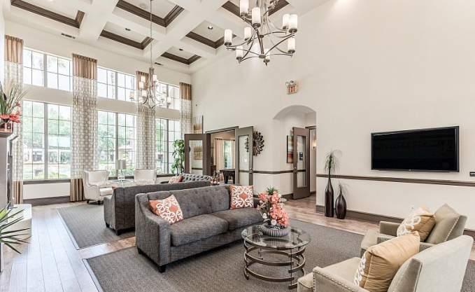 1000 Farrah Ln in Stafford, TX - Building Photo