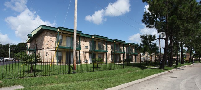 Skyview Terrace in New Orleans, LA - Foto de edificio - Building Photo