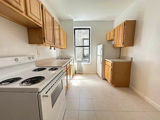 160 W 118th St in New York, NY - Building Photo - Building Photo