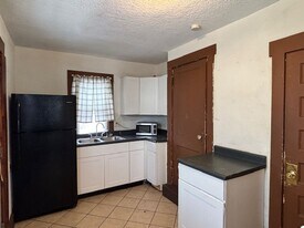 1074 5th St E in St. Paul, MN - Building Photo